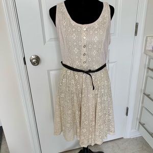 Cute white, lace dress with accent belt, size L